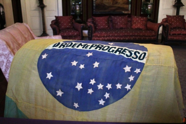 Bandeira que cobriu o esquife de Rui Barbosa da Biblioteca Nacional ao Cemitério São João Batista